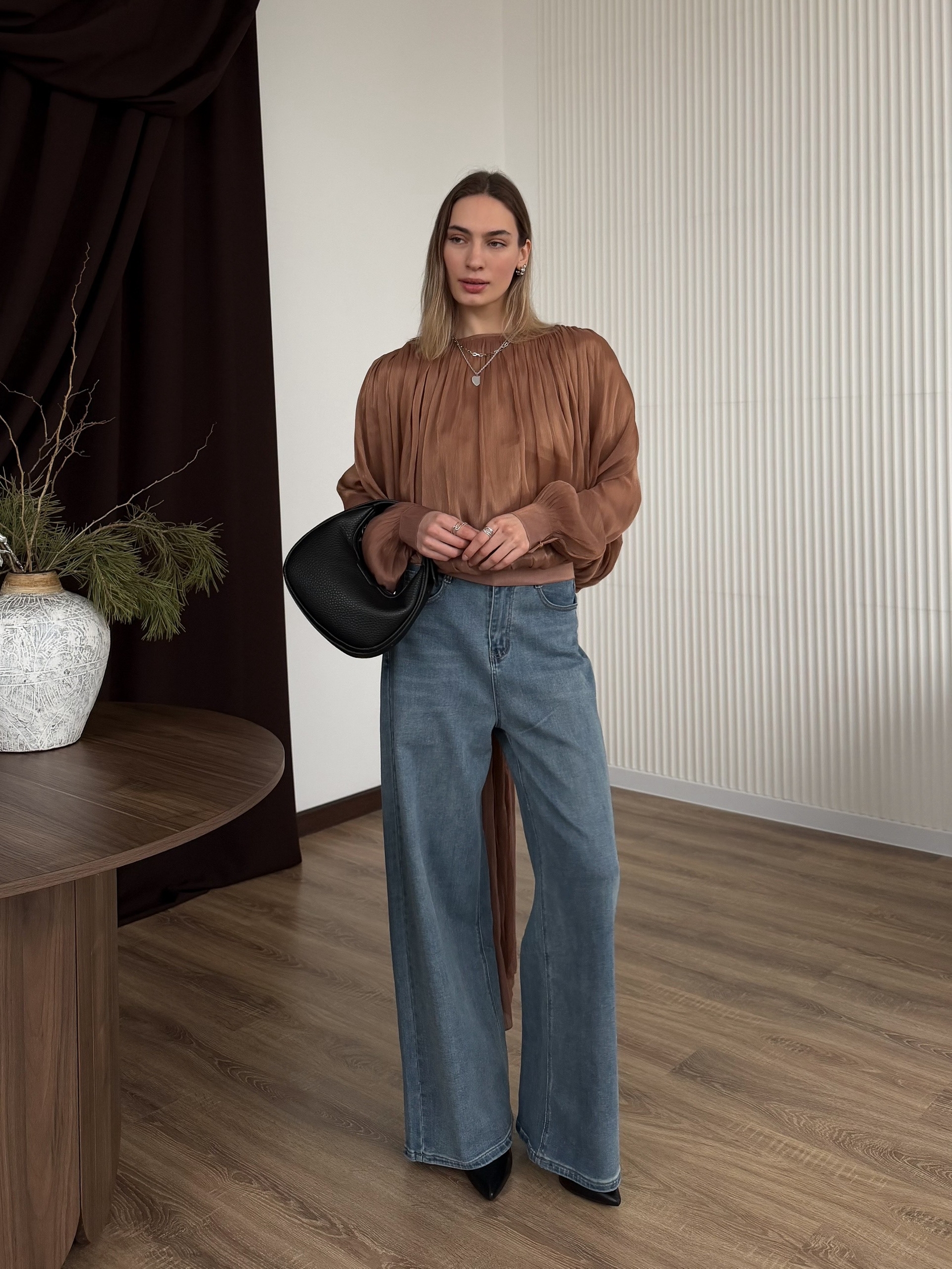 Блуза 2562 резинка снизу шлейф