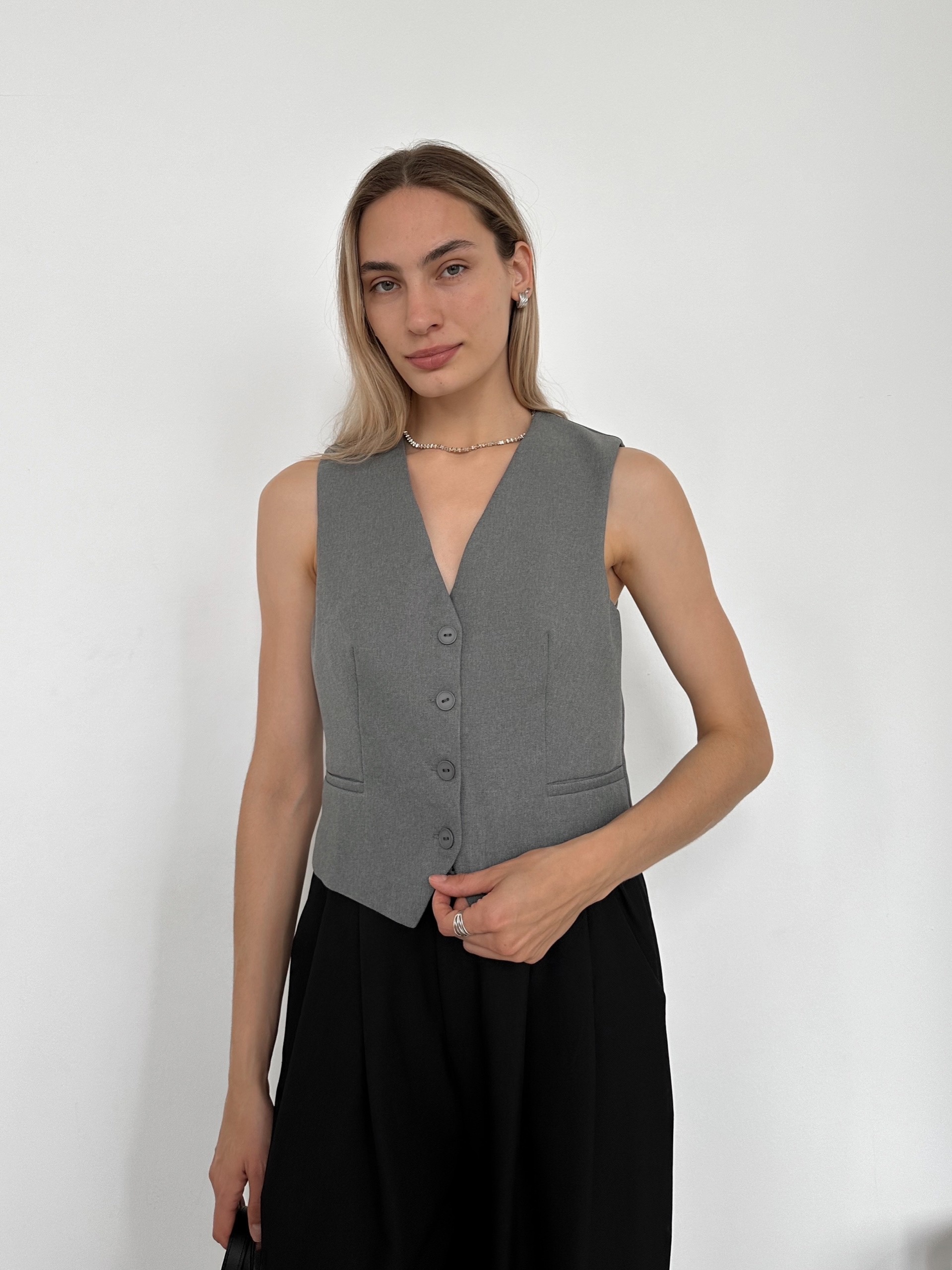 Жилет Adele 4 пуговицы