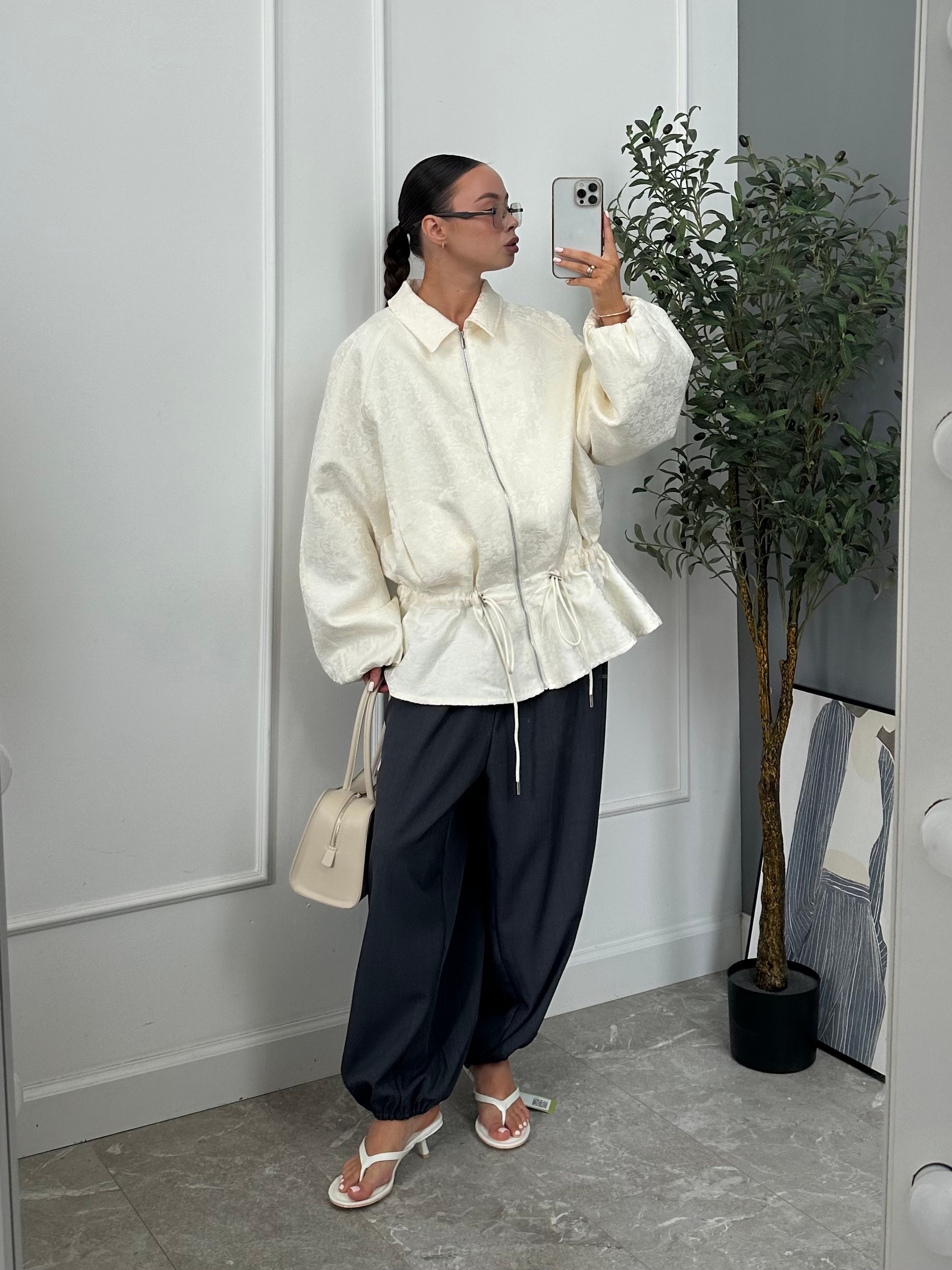 Куртка 33 Code 60027 вышивка цветы